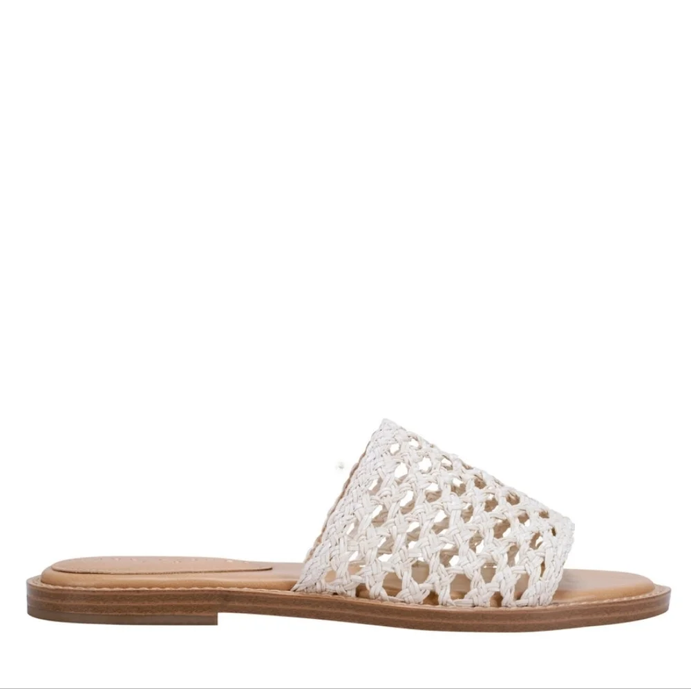 NIB Marc Fisher LTD Glynne Woven Flat Sandals, Size 7.5M